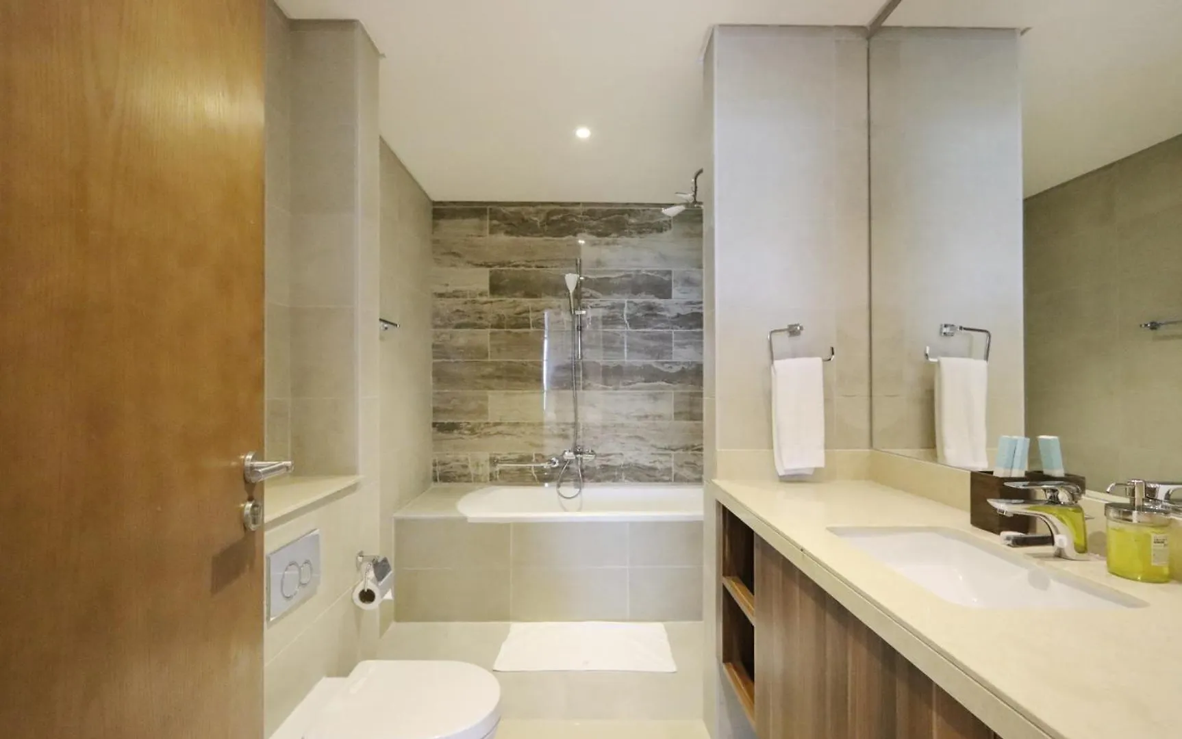 Livbnb-Tranquil 1B Steps To Palmboardwalk Sea View Dubai Apartment