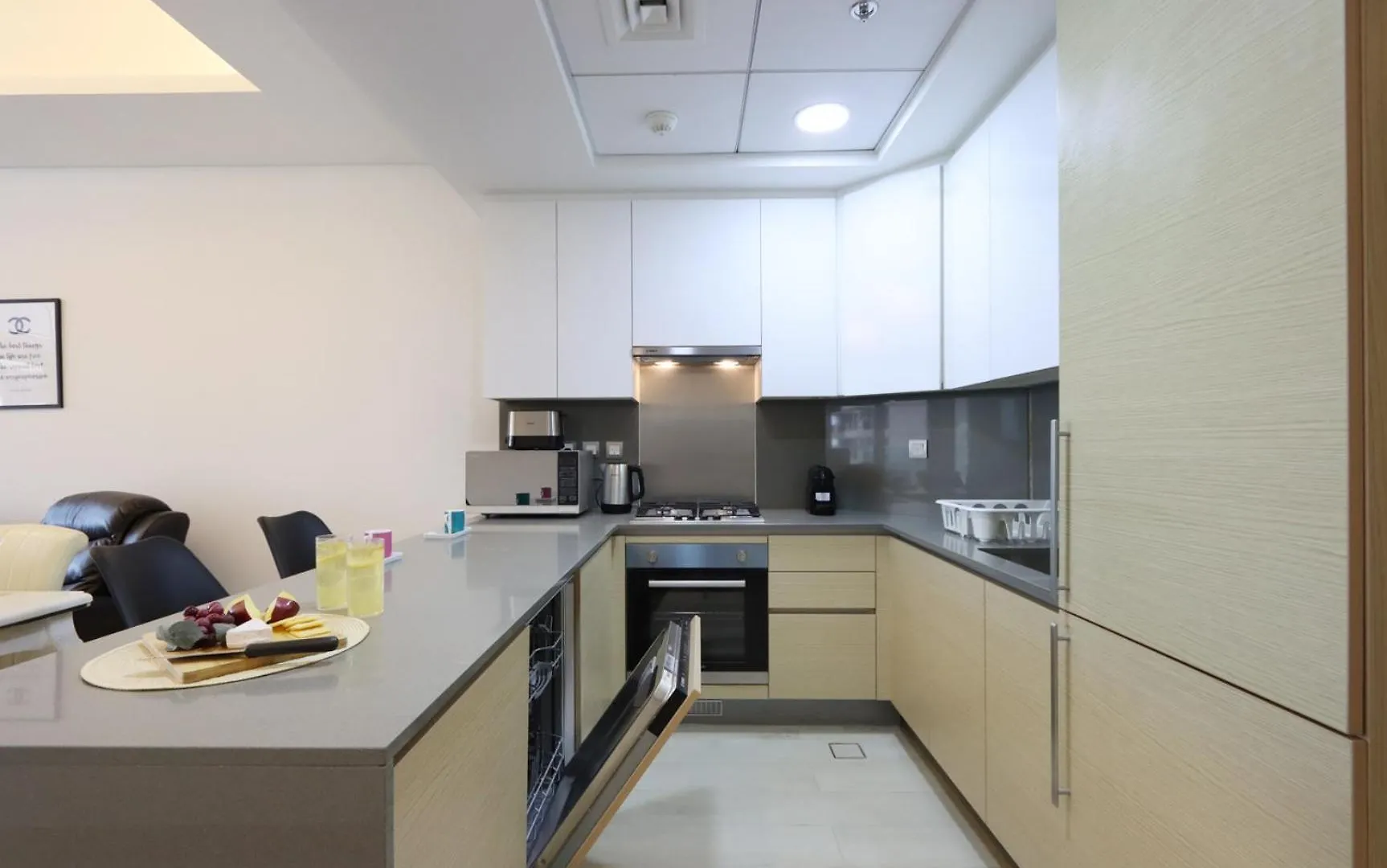 Livbnb-Tranquil 1B Steps To Palmboardwalk Sea View Dubai Apartment